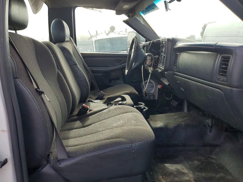 Photo 10 from auction – 2002 CHEVROLET SILVERADO with VIN 1GBHC24U52E199950