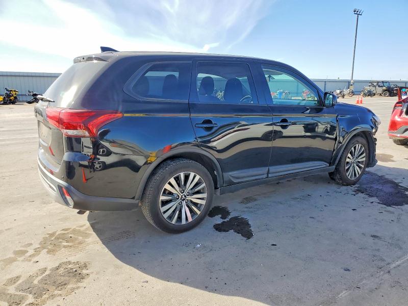 Photo 3 from auction – 2019 MITSUBISHI OUTLANDER with VIN JA4AD2A31KZ054980