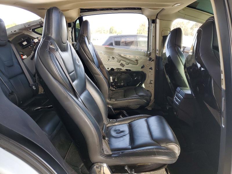 Photo 11 from auction – 2016 TESLA MODEL X with VIN 5YJXCBE27GF002917