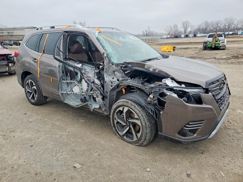 Photo 4 from auction – 2022 SUBARU FORESTER T with VIN JF2SKARCXNH529973