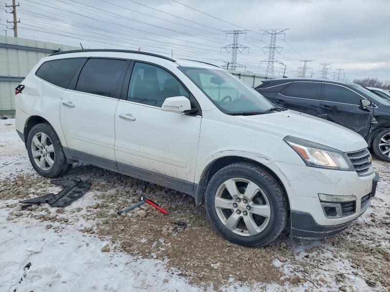 Photo 4 from auction – 2017 CHEVROLET TRAVERSE L with VIN 1GNKVGKD4HJ341417