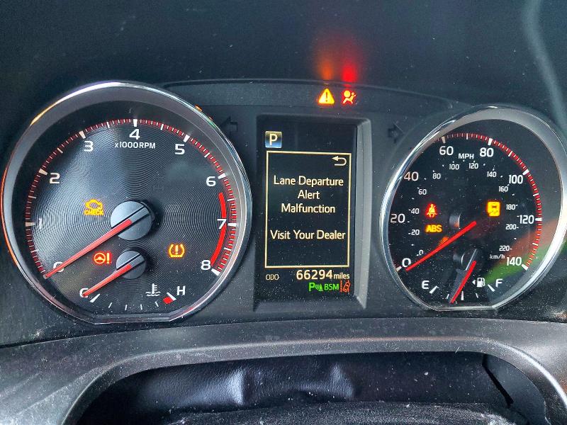 Photo 9 from auction – 2018 TOYOTA RAV4 SE with VIN JTMNFREV7JD120479