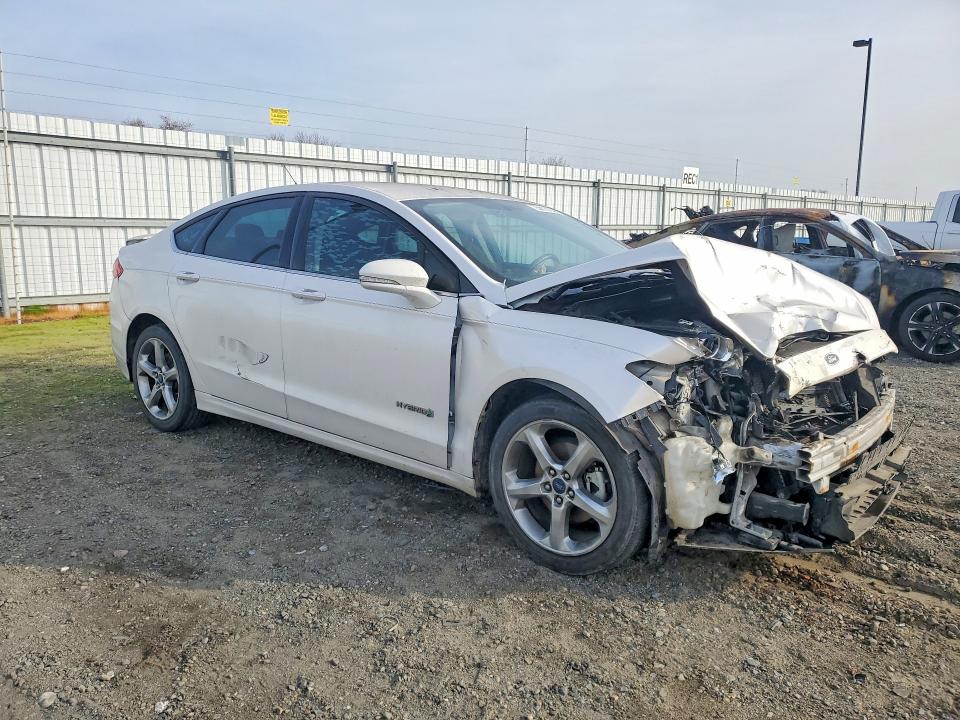 Photo 4 from auction – 2014 FORD FUSION with VIN 3FA6P0LU8ER357198