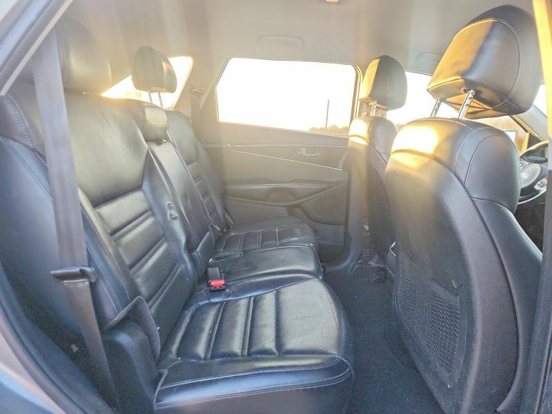Photo 11 from auction – 2017 KIA SORENTO LX with VIN 5XYPG4A30HG275268