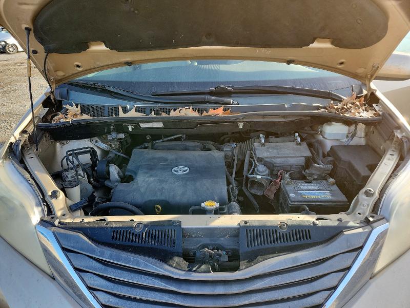 Photo 12 from auction – 2011 TOYOTA SIENNA with VIN 5TDYK3DC2BS108509