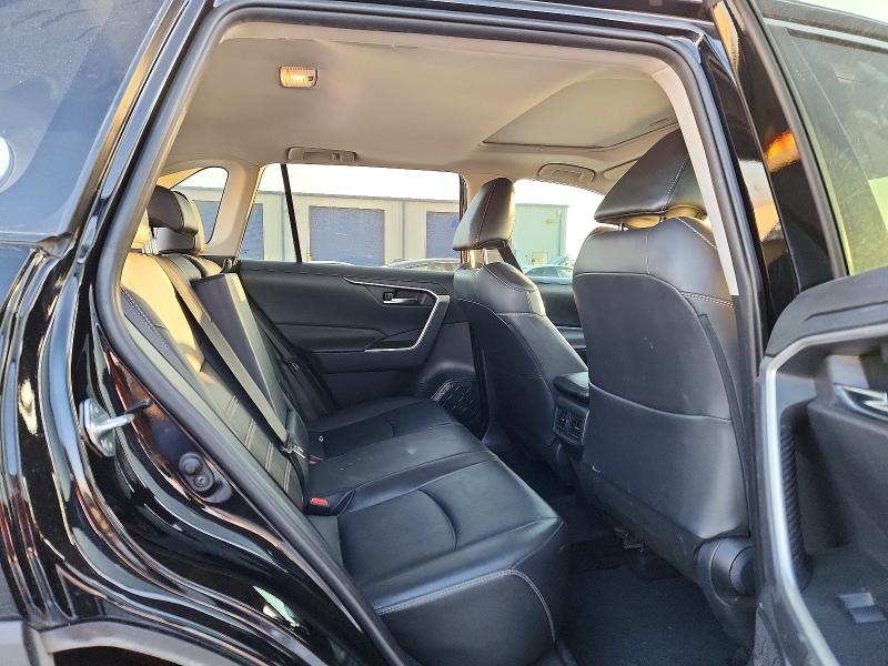Photo 10 from auction – 2019 TOYOTA RAV4 with VIN 2T3C1RFV9KC022760