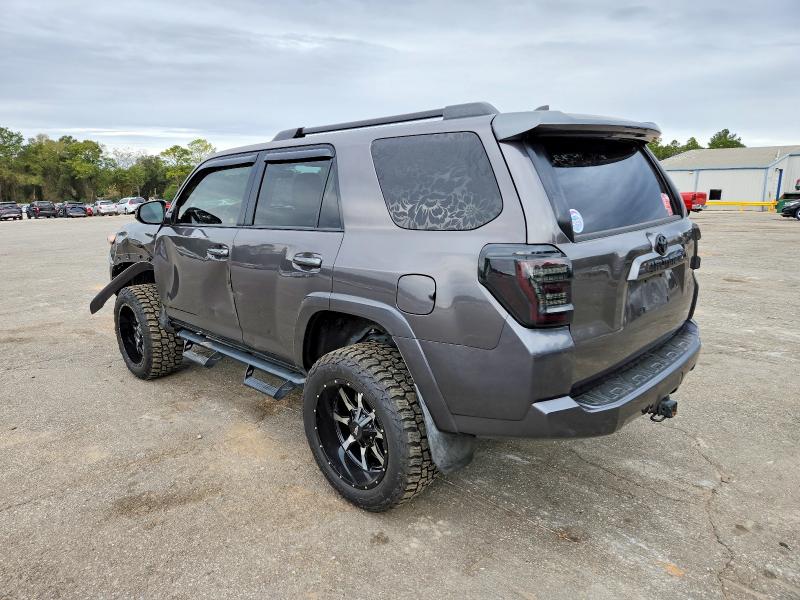 Photo 2 from auction – 2018 TOYOTA 4RUNNER SR with VIN JTEZU5JR7J5168126
