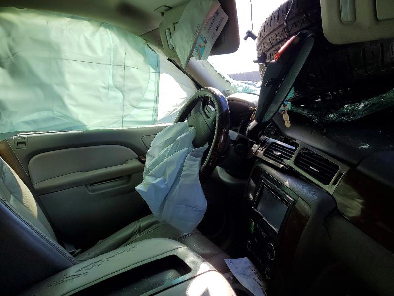 Photo 9 from auction – 2010 CHEVROLET TAHOE with VIN 1GNUKBE08AR233029
