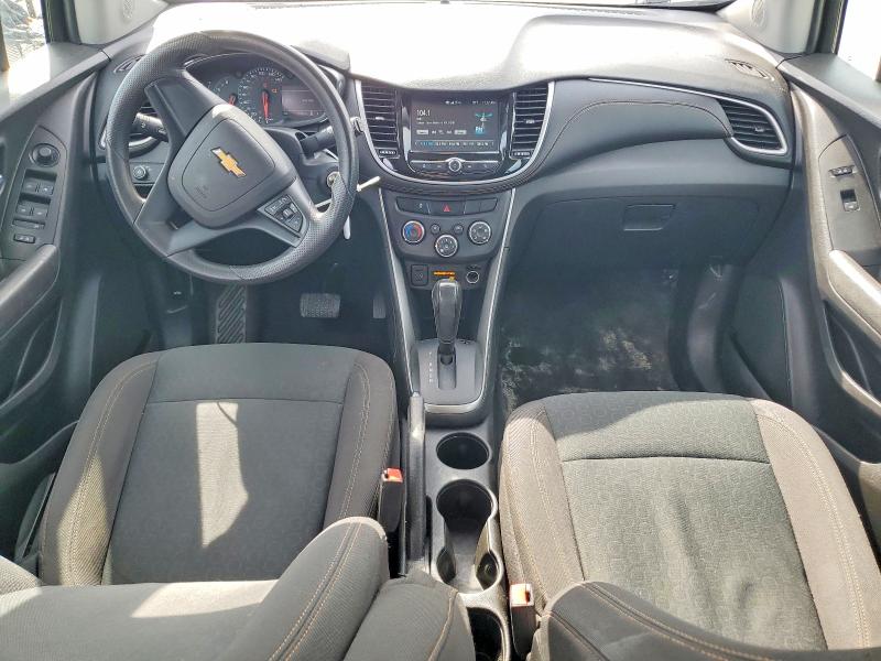 Photo 8 from auction – 2017 CHEVROLET TRAX LS with VIN KL7CJKSB5HB174132