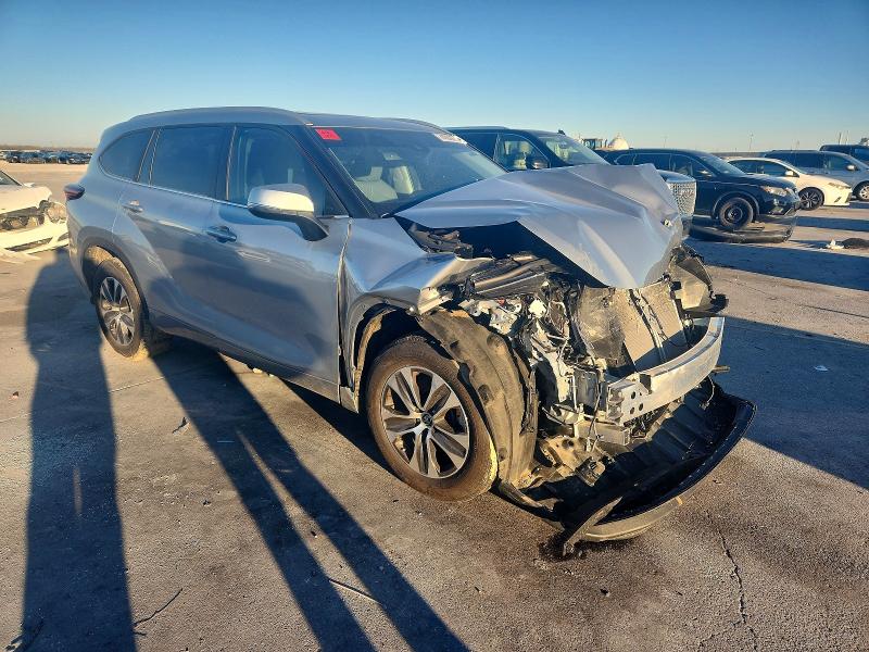Photo 4 from auction – 2024 TOYOTA HIGHLANDER with VIN 5TDKDRAH6RS538413