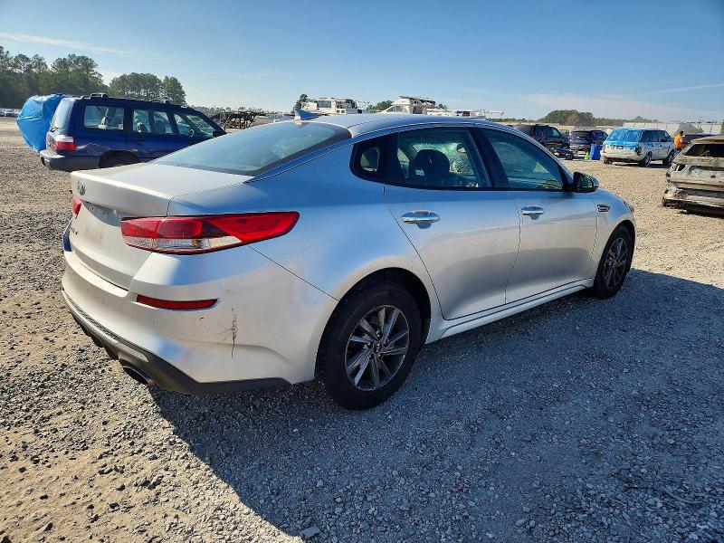Photo 3 from auction – 2019 KIA OPTIMA with VIN 5XXGT4L38KG284790