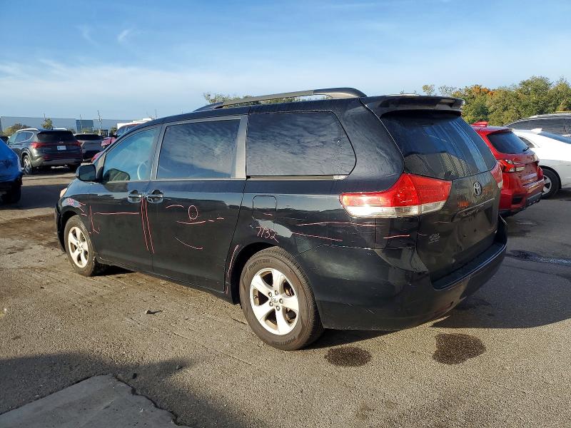 Photo 2 from auction – 2013 TOYOTA SIENNA LE with VIN 5TDKK3DC2DS300957