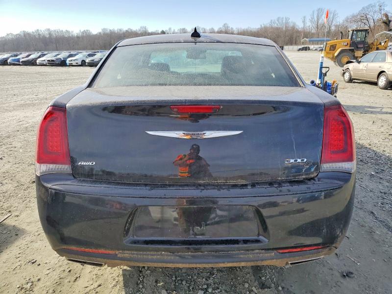 Photo 6 from auction – 2016 CHRYSLER 300 S with VIN 2C3CCAGG6GH270440