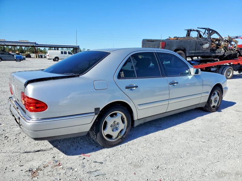Photo 3 from auction – 1997 MERCEDES-BENZ E 420 with VIN WDBJF72F7VA404894