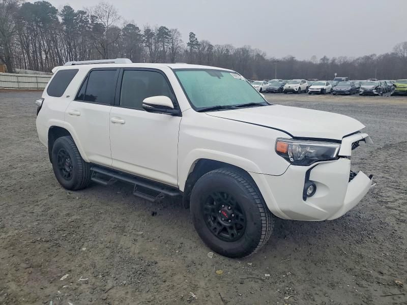 Photo 4 from auction – 2018 TOYOTA 4RUNNER SR with VIN JTEBU5JR1J5546538