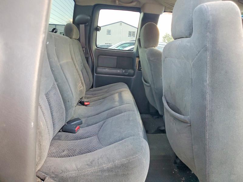 Photo 10 from auction – 2003 CHEVROLET SILVERADO with VIN 1GCEK19T03E234357