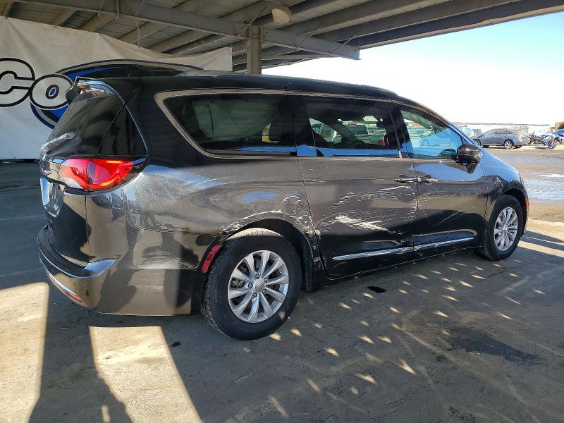 Photo 3 from auction – 2019 CHRYSLER PACIFICA T with VIN 2C4RC1BG7KR592939