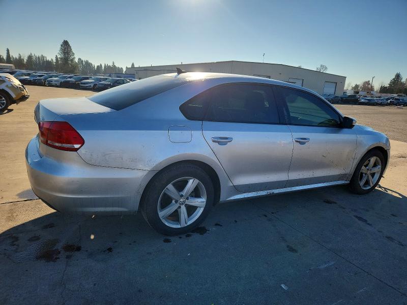 Photo 3 from auction – 2014 VOLKSWAGEN PASSAT with VIN 1VWAP7A34EC002323