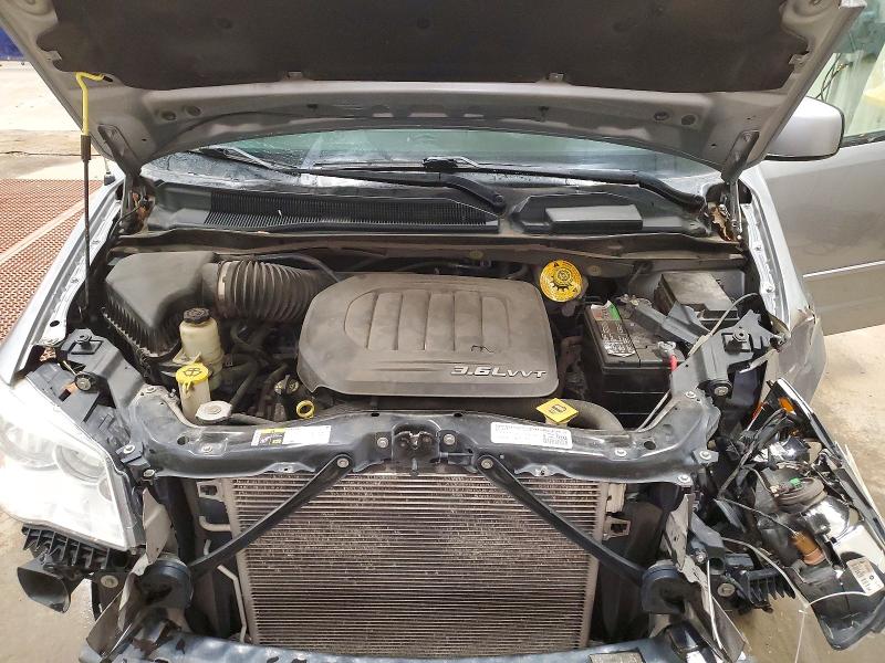 Photo 12 from auction – 2015 DODGE GRAND CARA with VIN 2C4RDGCG5FR557000