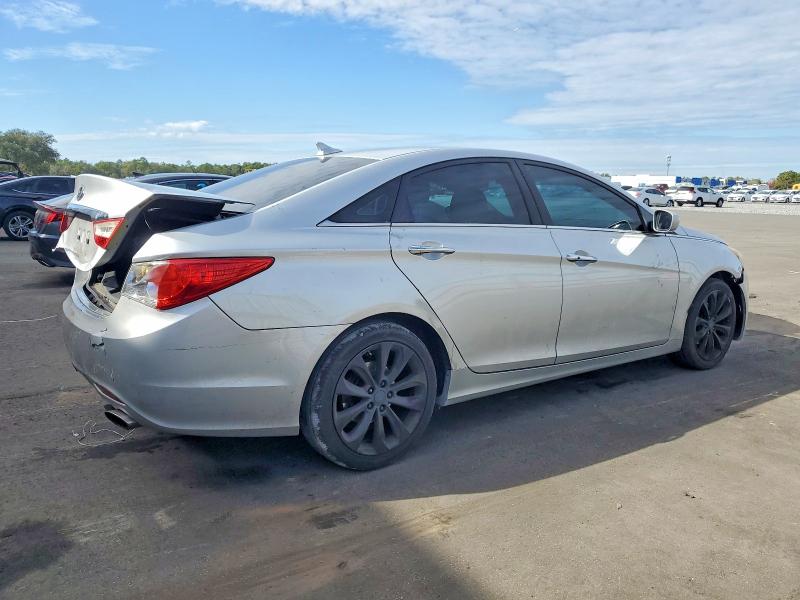 Photo 3 from auction – 2011 HYUNDAI SONATA SE with VIN 5NPEC4AC2BH269961