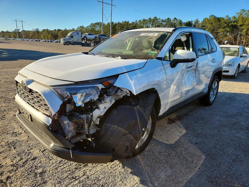 TOYOTA RAV4 XLE 2019 مع رقم تعريف المركبة JTMP1RFV4KD020928 - صورة من المزاد