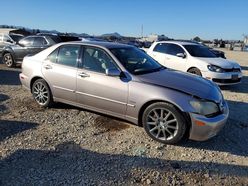 Photo 4 from auction – 2004 LEXUS IS 300 with VIN JTHBD192940088588