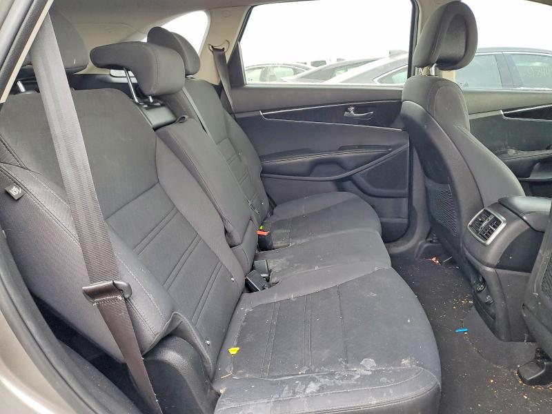 Photo 11 from auction – 2016 KIA SORENTO LX with VIN 5XYPGDA35GG057132