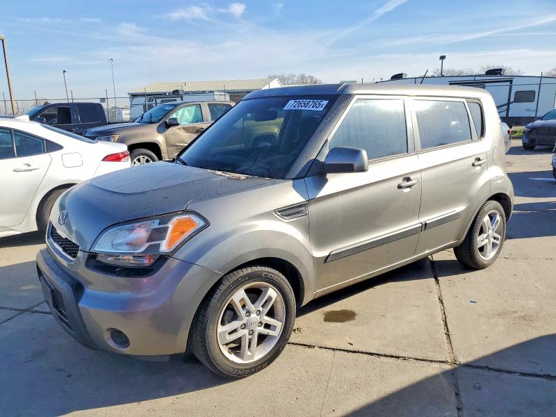 KIA SOUL + 2011 with VIN KNDJT2A27B7311295 - Photo from auction