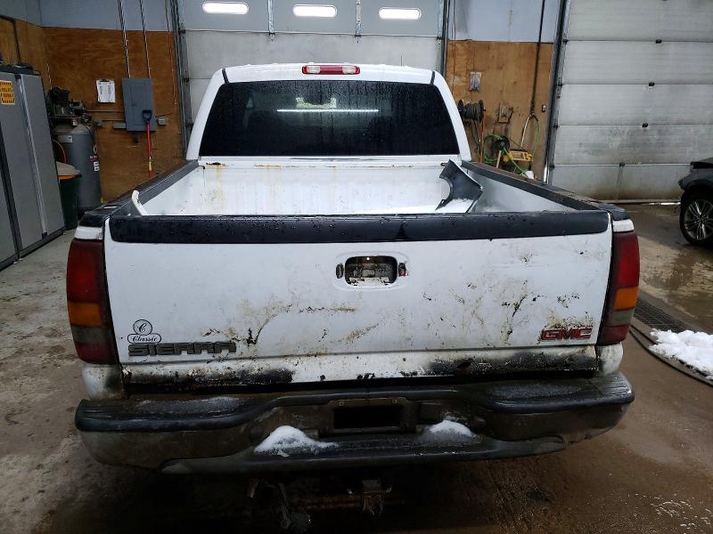Photo 6 from auction – 2005 GMC NEW SIERRA with VIN 2GTEK13T151317762