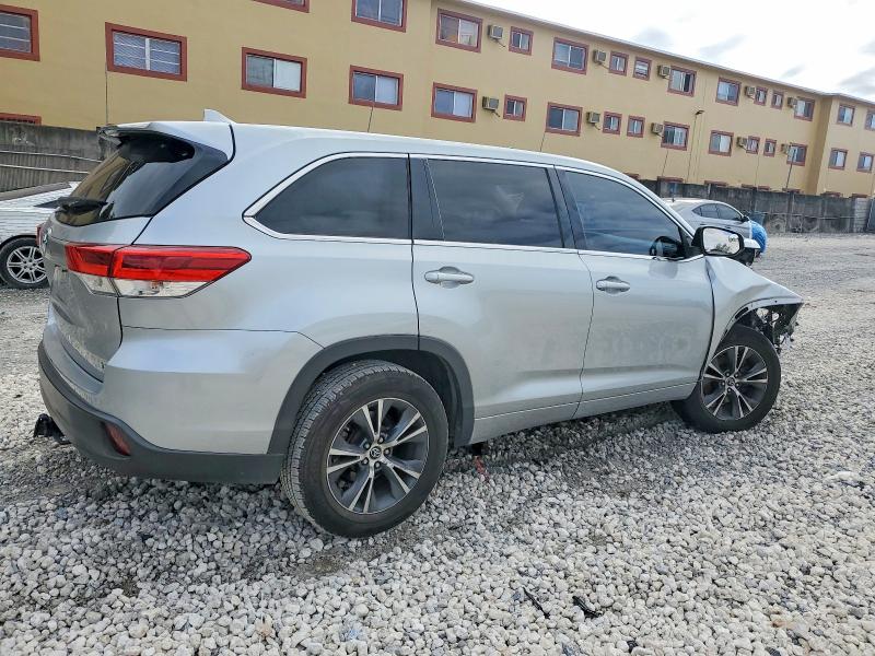 Photo 3 from auction – 2018 TOYOTA HIGHLANDER with VIN 5TDZZRFHXJS284122