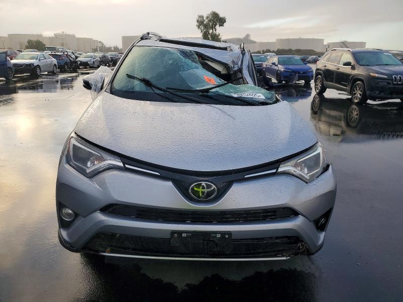 Photo 5 from auction – 2017 TOYOTA RAV4 with VIN 2T3WFREV8HW392413