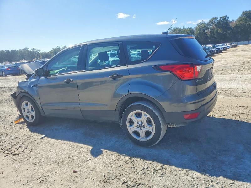 Photo 2 from auction – 2019 FORD ESCAPE with VIN 1FMCU0F77KUB95270