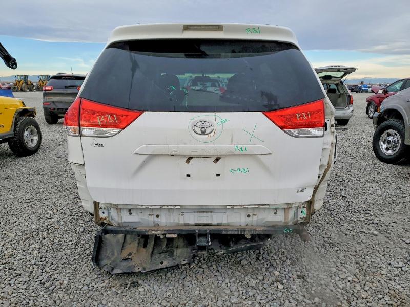 Photo 6 from auction – 2011 TOYOTA SIENNA LE with VIN 5TDKK3DC0BS157990