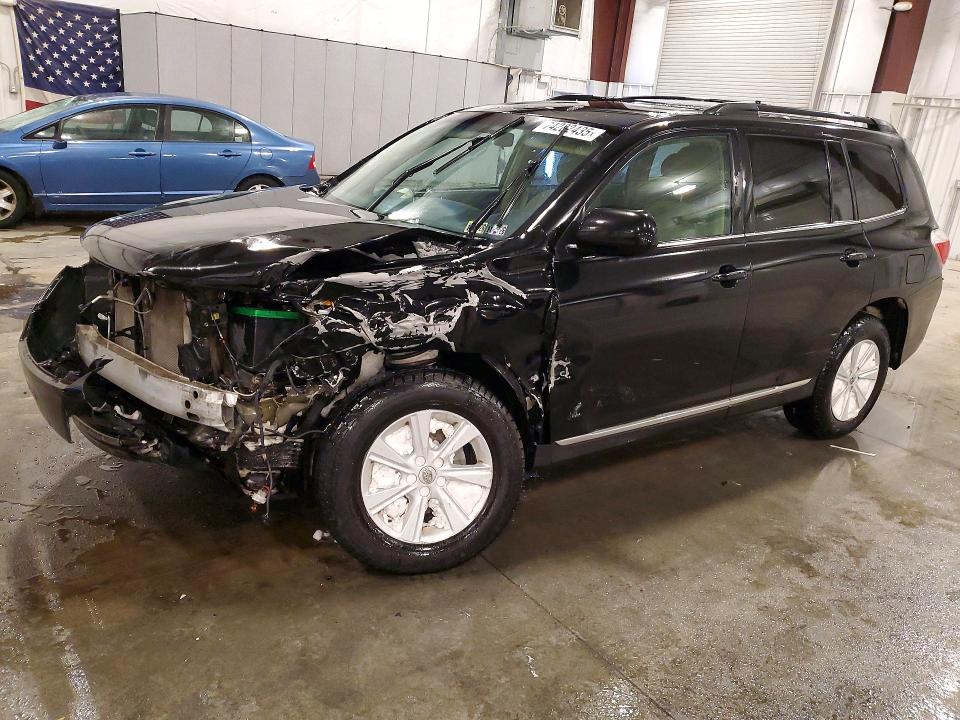 TOYOTA HIGHLANDER 2013 with VIN 5TDBK3EH8DS236854 - Photo from auction