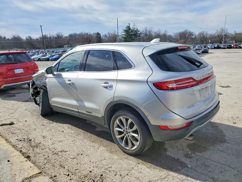 Photo 2 from auction – 2019 LINCOLN MKC SELECT with VIN 5LMCJ2C94KUL02153