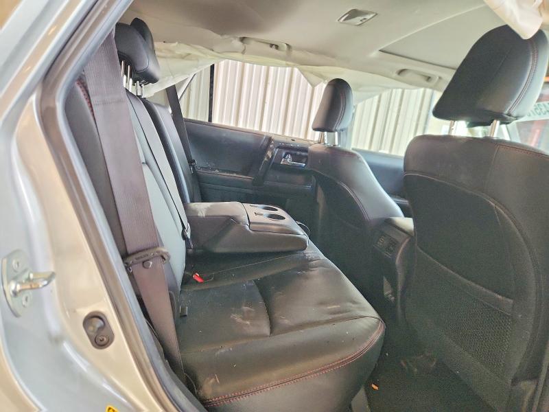 Photo 11 from auction – 2022 TOYOTA 4RUNNER with VIN JTERU5JR5N6061057