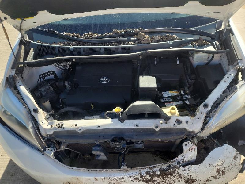 Photo 11 from auction – 2015 TOYOTA SIENNA XLE with VIN 5TDYK3DC8FS595284