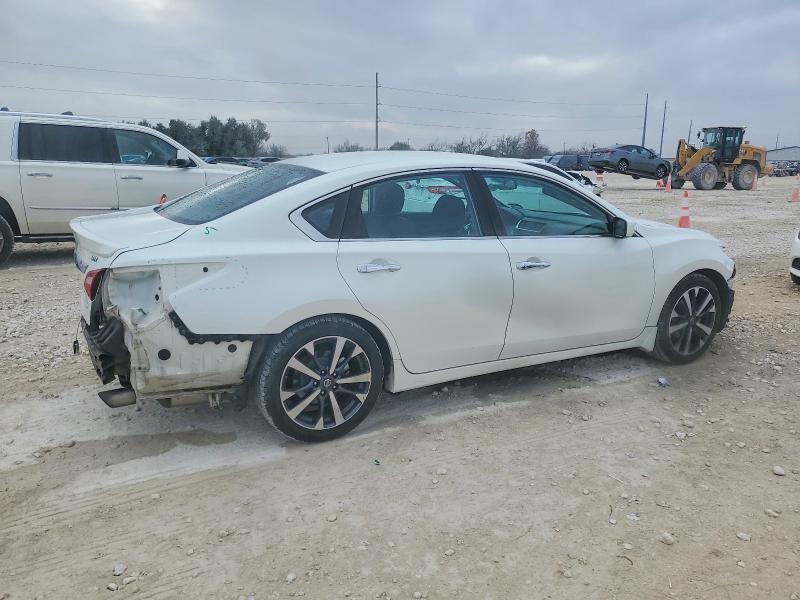Photo 3 from auction – 2016 NISSAN ALTIMA 2.5 with VIN 1N4AL3AP3GN333501