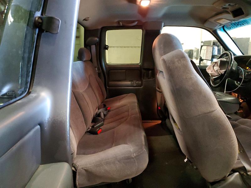 Фото 10 с аукциона – 2001 CHEVROLET SILVERADO с VIN 2GCEK19T011358997