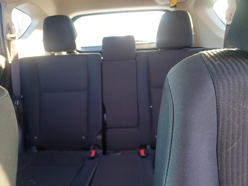 Photo 10 from auction – 2017 TOYOTA RAV4 with VIN JTMBFREV1HJ147756