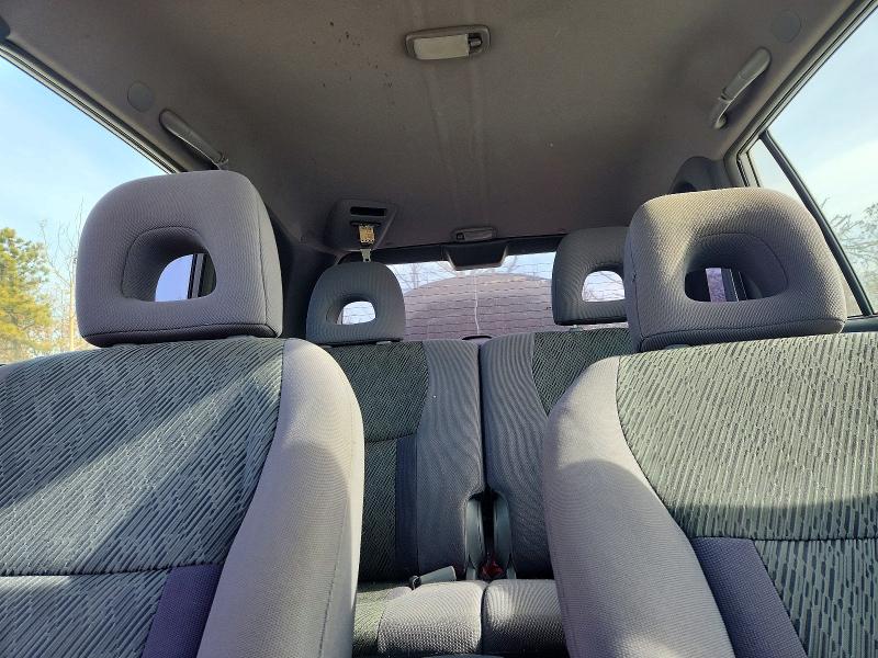 Photo 10 from auction – 2003 TOYOTA RAV4 with VIN JTEGH20VX30101528