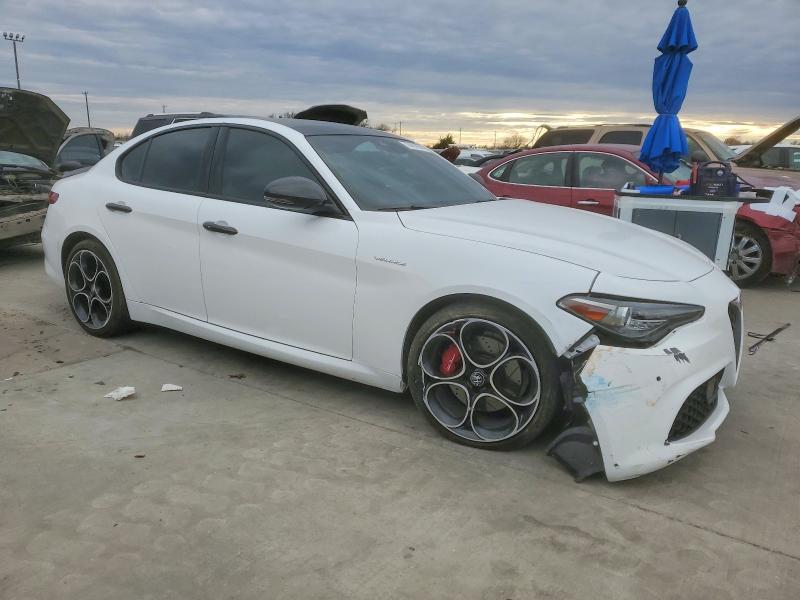 Photo 4 from auction – 2022 ALFA ROMEO GIULIA SUP with VIN ZARFAMBN5N7665374