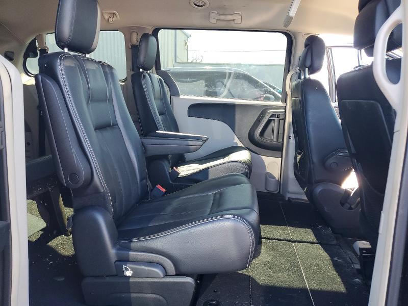 Photo 11 from auction – 2013 CHRYSLER TOWN & COU with VIN 2C4RC1BGXDR621353