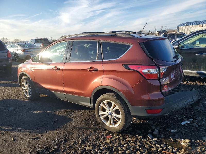 Photo 2 from auction – 2018 FORD ESCAPE SE with VIN 1FMCU9GD9JUB19170