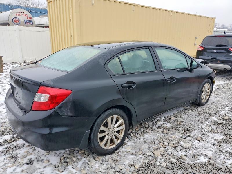 Foto 3 de la subasta – 2012 HONDA CIVIC EXL con VIN 19XFB2F99CE076981