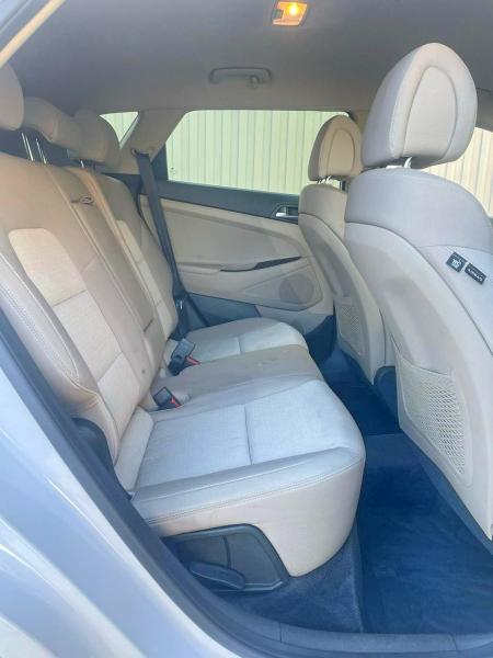 Photo 6 from auction – 2017 HYUNDAI TUCSON LIM with VIN KM8J3CA29HU330426