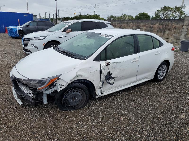 TOYOTA COROLLA LE 2022 with VIN JTDEPMAE9N3012558 - Photo from auction