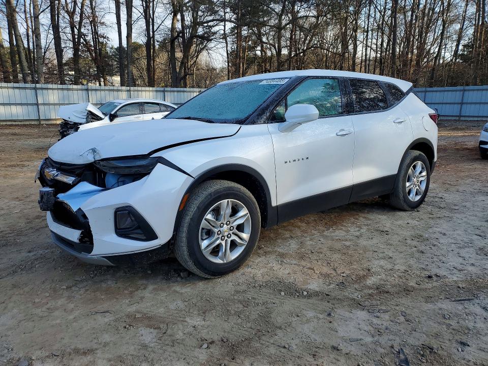 CHEVROLET BLAZER 2022 with VIN 3GNKBCR41NS131178 - Photo from auction