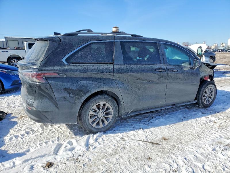 Photo 3 from auction – 2024 TOYOTA SIENNA LE with VIN 5TDBSKFC6RS122498