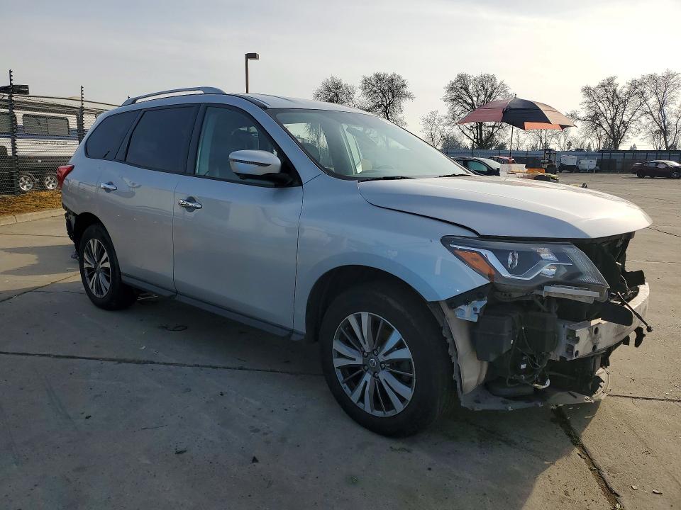 Photo 4 from auction – 2020 NISSAN PATHFINDER with VIN 5N1DR2CM5LC584945